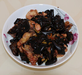 木耳炒鸡