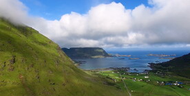 鸟瞰航拍海岸岛屿小镇自然风景