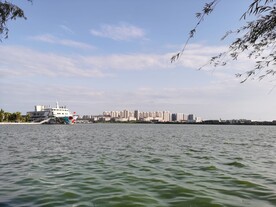 湖水