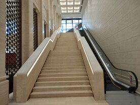 室内大理石台阶楼梯扶手电梯