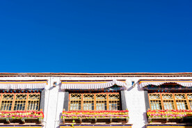 西藏拉萨八廓街藏式窗户