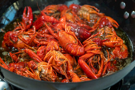夏季麻辣小龙虾美食