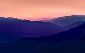 夕阳山脉剪影