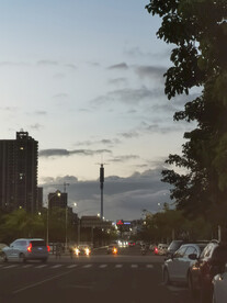 暮色中的街景