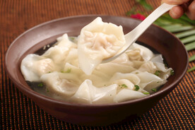 海鲜馄饨美食