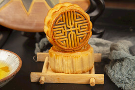 豆沙蛋黄月饼  