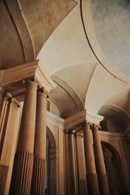 欧式建筑石柱图片