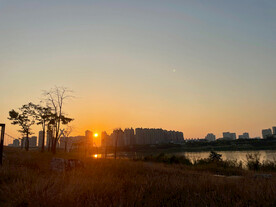 江边夕阳