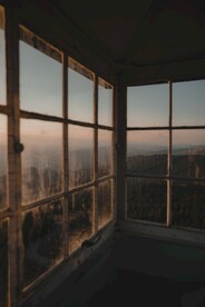 高处房间内窗口窗户