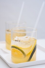柠檬水            