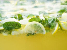柠檬水            