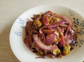 紫圆葱炒蛋