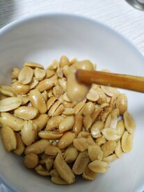 盐焗花生米