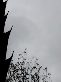 塔檐与天空