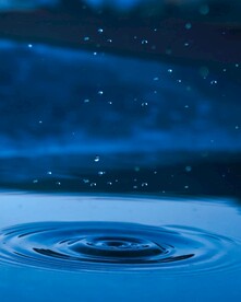 水
