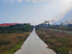 水泥小路塔吊