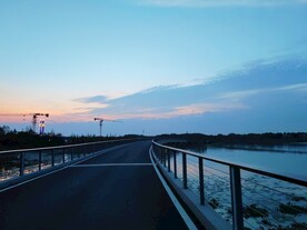 跨湖大桥塔吊