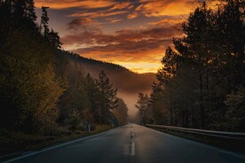 傍晚的公路