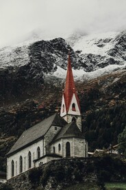 山间欧式古堡