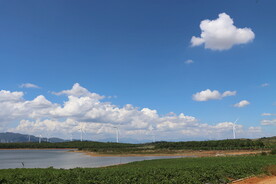 蓝天白云水库