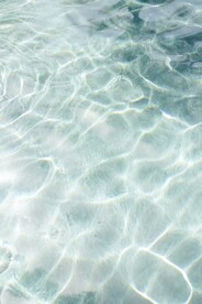 水
