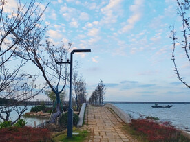 石拱桥游船路灯