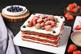 草莓慕斯蛋糕