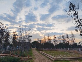 晚霞石板路