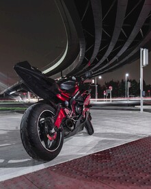 摩托车
