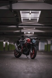摩托车