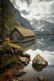 湖中小屋