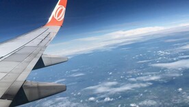 飞机高空飞行