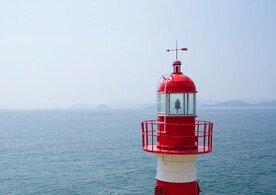 海边灯塔