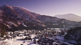 白川乡和五屹山历史村座   