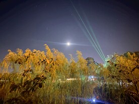 远处月亮 夜景