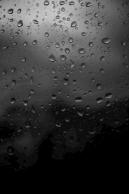 免抠窗户雨水雨滴透明背景素材