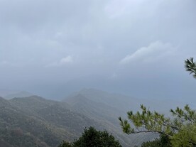 山间雾