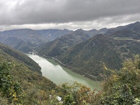 山河