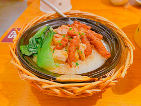 经典排骨凤爪煲仔饭