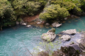 山谷小溪