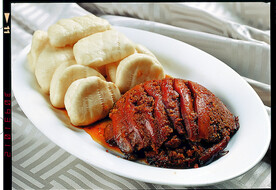 农家粉蒸肉夹饼
