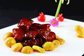 板栗红烧肉