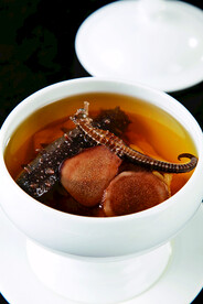 鹿茸海龙炖辽参