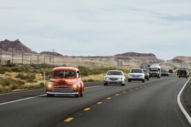 公路上的车