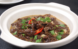 腊肉砂锅野山菌炒