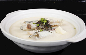 鱼脊骨炖豆腐