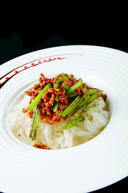 带丝带底