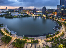 城市公园湖景拍摄
