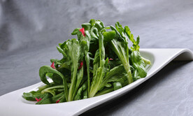 橄榄油拌广东茼蒿