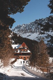 雪中房屋